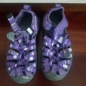 Girl's purple Keen water shoes